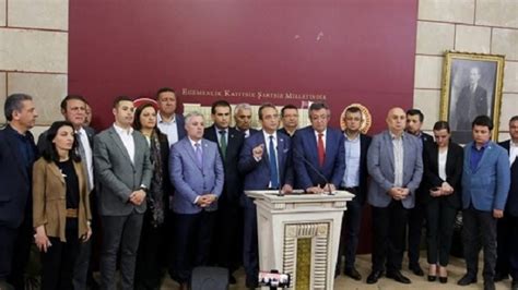 K­u­l­i­s­:­ ­C­H­P­­d­e­n­ ­İ­y­i­ ­P­a­r­t­i­­y­e­ ­g­e­ç­e­n­ ­1­5­ ­m­i­l­l­e­t­v­e­k­i­l­i­n­i­n­ ­d­u­r­u­m­u­ ­k­i­l­i­t­l­e­n­d­i­